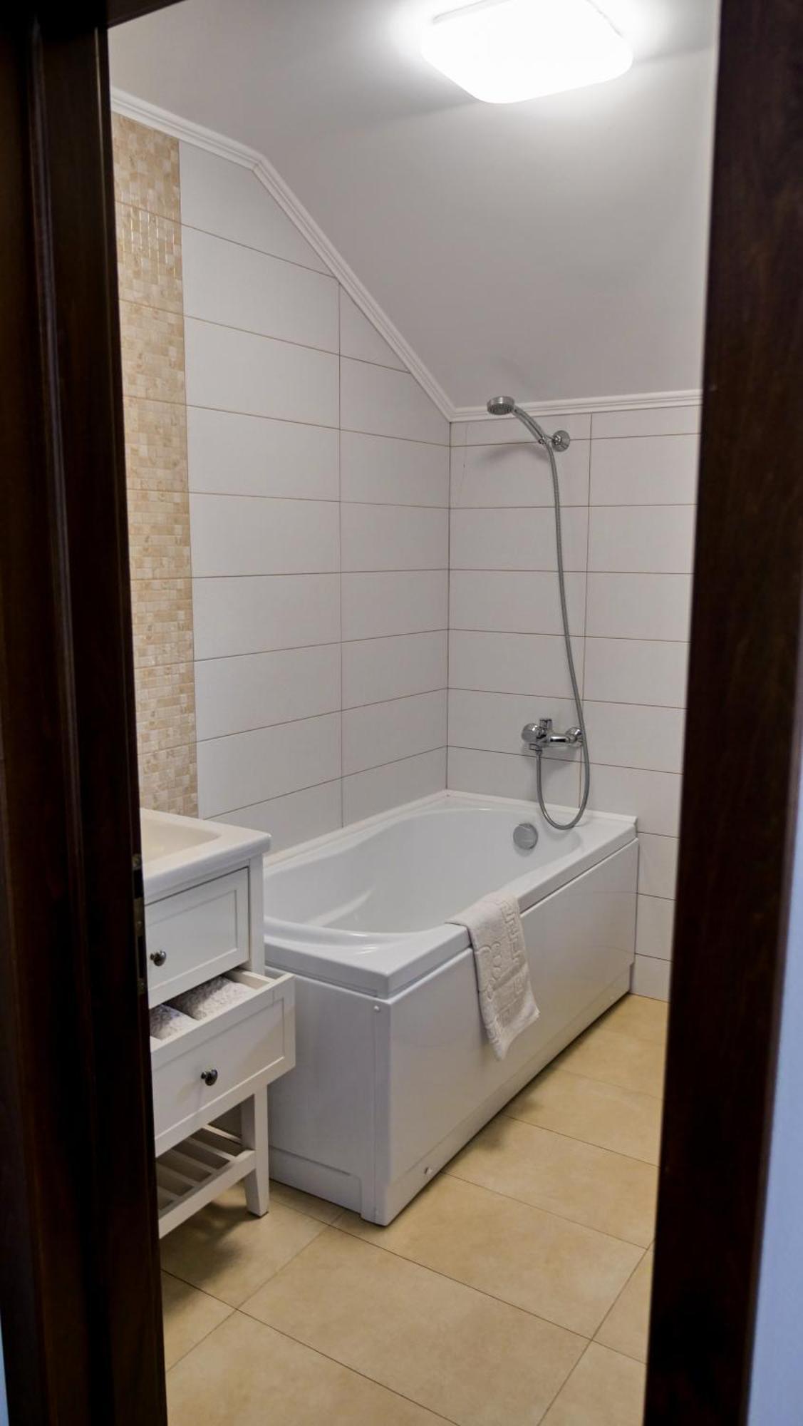 Hotel Casa Ambientt Curtea de Argeş Esterno foto