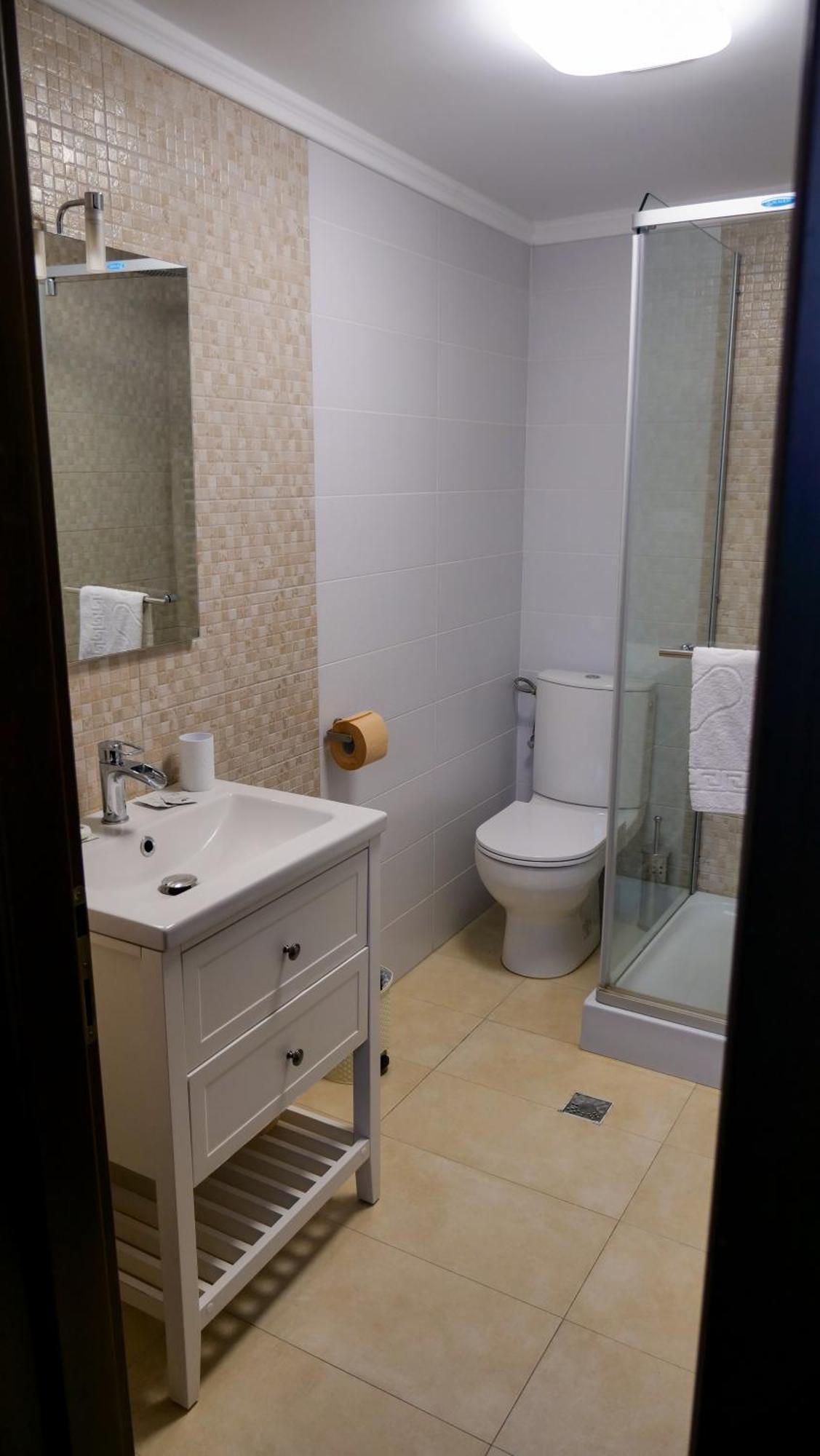 Hotel Casa Ambientt Curtea de Argeş Esterno foto
